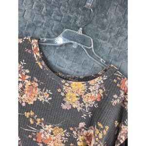 Wonderly Curvy Womens 1X Floral Waffle Knit Top Contrast Balloon Sleeve Charcoal